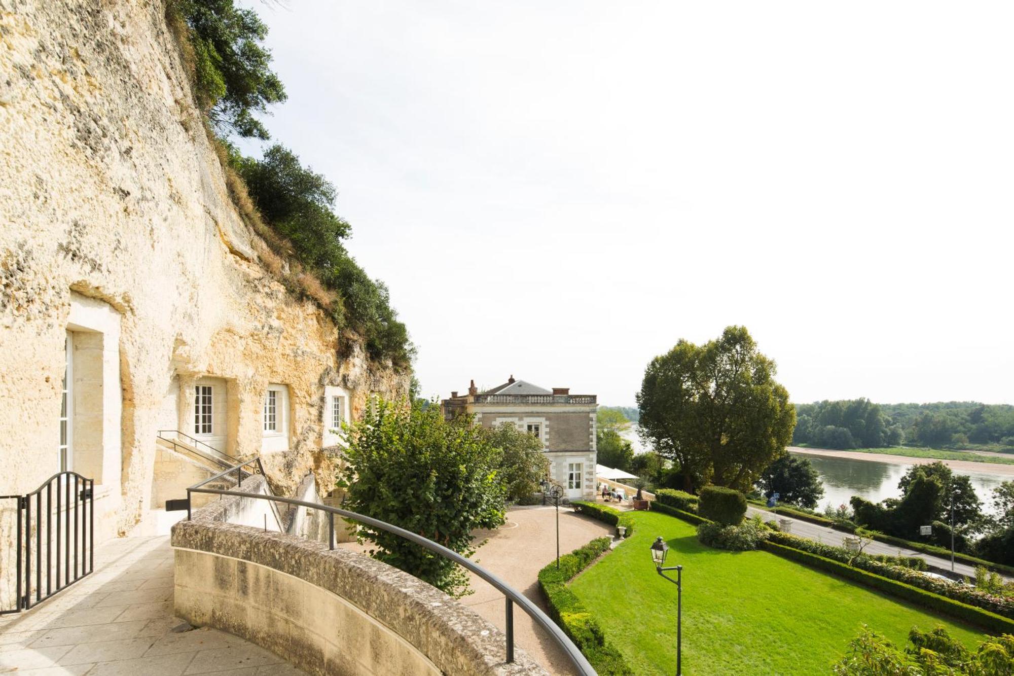 Hotel Les Hautes Roches Rochecorbon Exterior photo