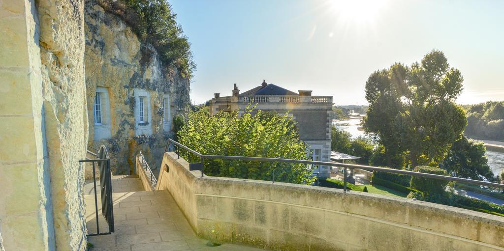 Hotel Les Hautes Roches Rochecorbon Exterior photo